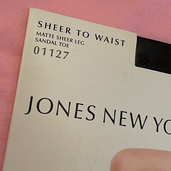 NWT! Fashion Classic Jones New York Sheer To Waist Matte Sheer Leg Tights C/D - Picture 2 of 6